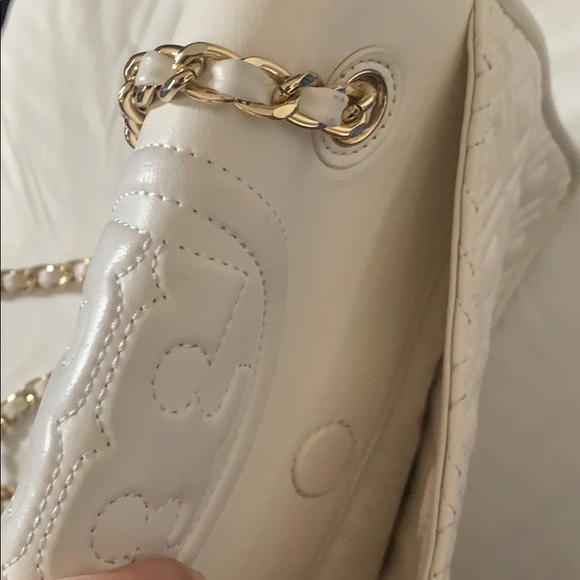 Tory Burch Fleming Medium Quilted Leather w/ Chain - Picture 4 of 13